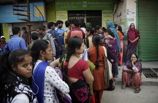 demonetisation:stilllongwaitatatmscontinues